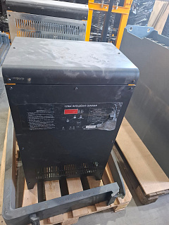 Зарядное устройство для ричтраков CQD20-D 48V/60A (370-480Ah) Зарядное устройство для ричтраков CQD20-D 48V/60A (370-480Ah)
